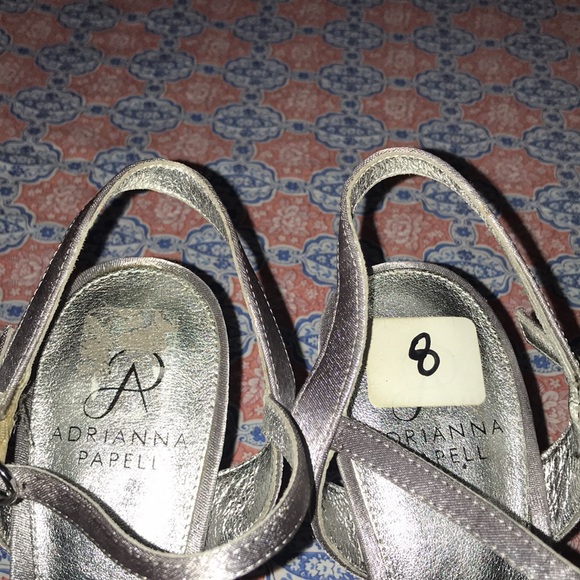 Sliver sparkly  pointy toe Adrianna appellant heels - Picture 8 of 8